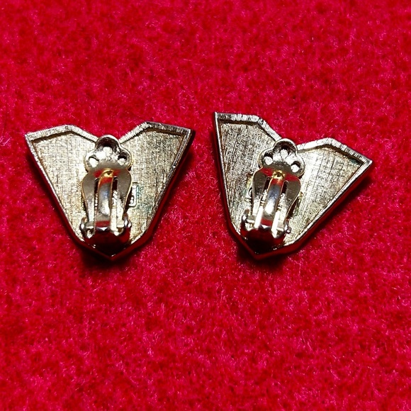Vintage Avon Gallery Original Goldtone Clip Earrings - Picture 4 of 5